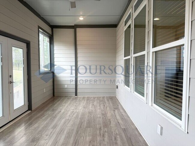 Building Photo - Elegant 4-Bed / 3.5-Bath Home with Main-Level Primary Suite, Quartz Kitchen & 3-Car Garage – In H...