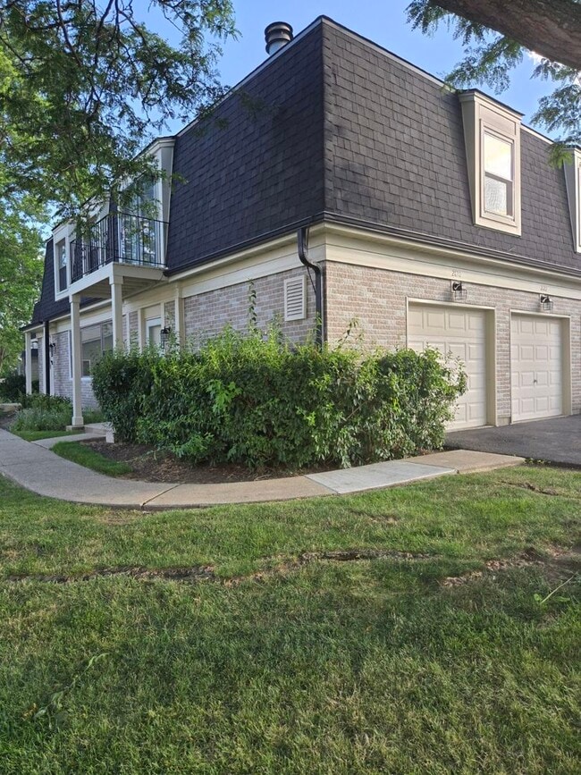 Building Photo - 2120 N Ginger Creek Dr