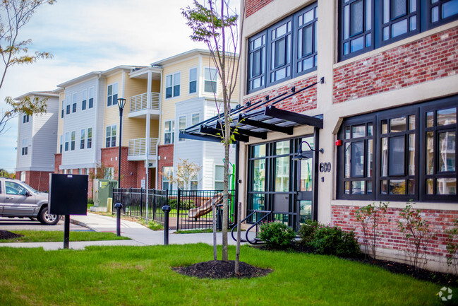 Building Photo - The Willows at Burlington Mill