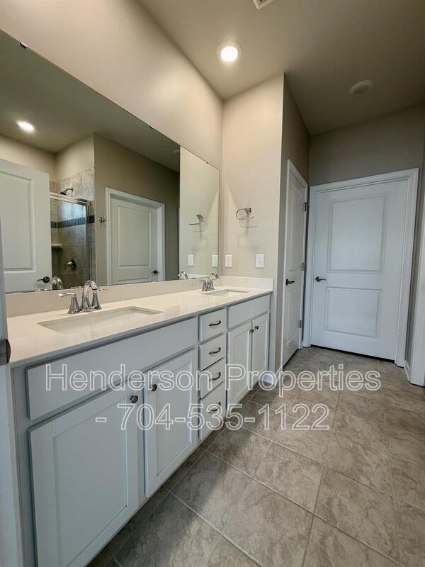 Building Photo - 125 Pampas Pl