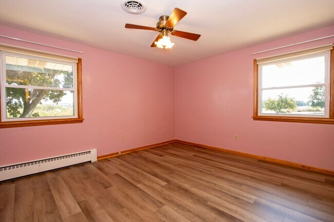 Building Photo - Charming Ranch Home