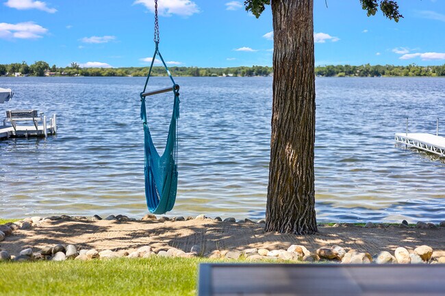 Lakeside - 27166 Little Floyd Lake Rd