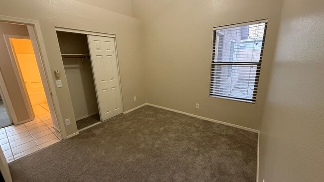 Building Photo - Freshly Painted 3 bedroom/2 bathroom Peoria Home!