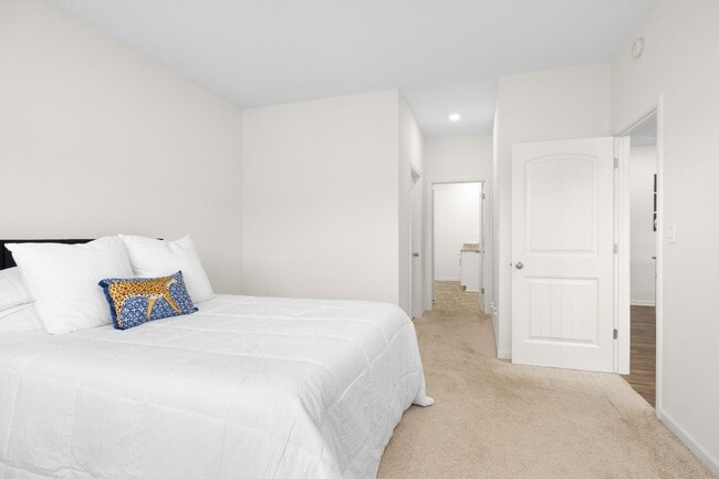 Building Photo - 4790 Barrett Oaks Dr