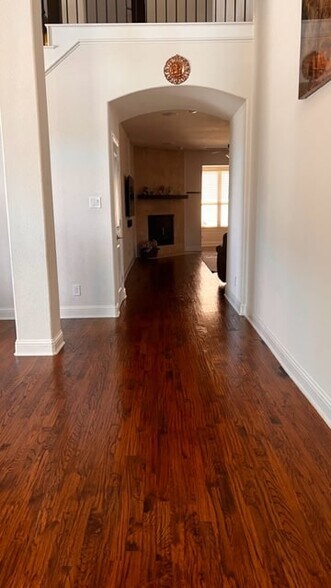 Building Photo - 7401 Ridgepoint Dr