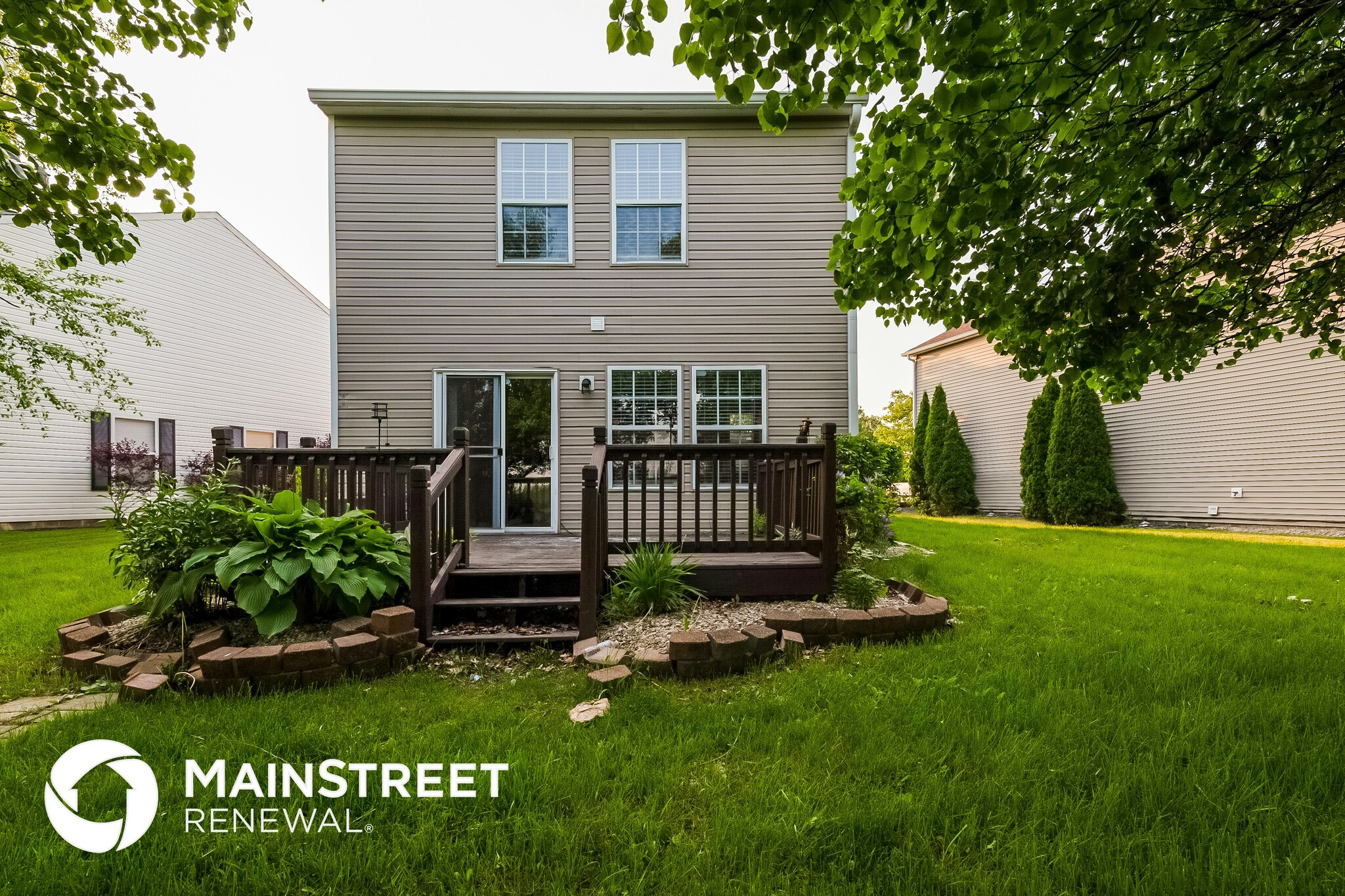 Building Photo - 4549 Connaught Dr E