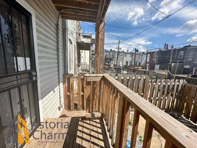 Building Photo - Updated 2 Bedroom 1.5 Bath Home with Deck,...