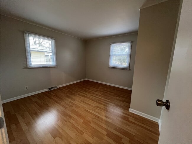 Building Photo - 103 Renwick Ln