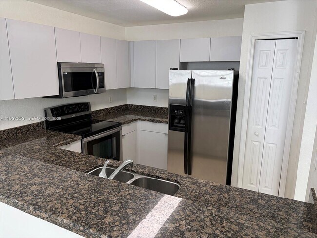 Building Photo - 10901 NW 83rd St