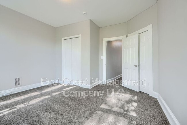 Building Photo - 1530 N Rosedale St