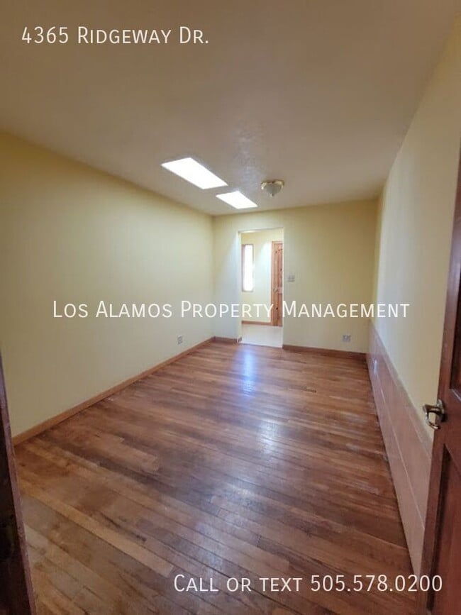 Building Photo - 4365 Ridgeway Dr