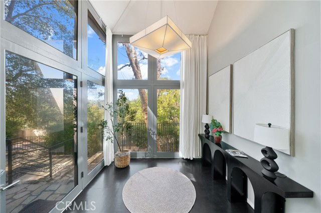 Building Photo - 9653 Oak Pass Rd