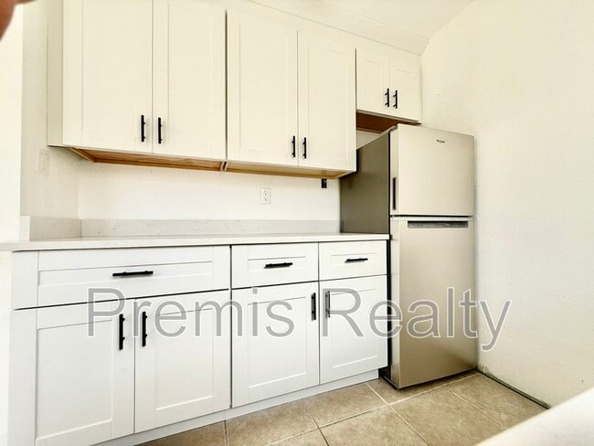 Building Photo - 7960 Boca Ciega Dr