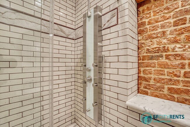 Building Photo - Intimate Super-Lux Home in Zen Garden Sett...