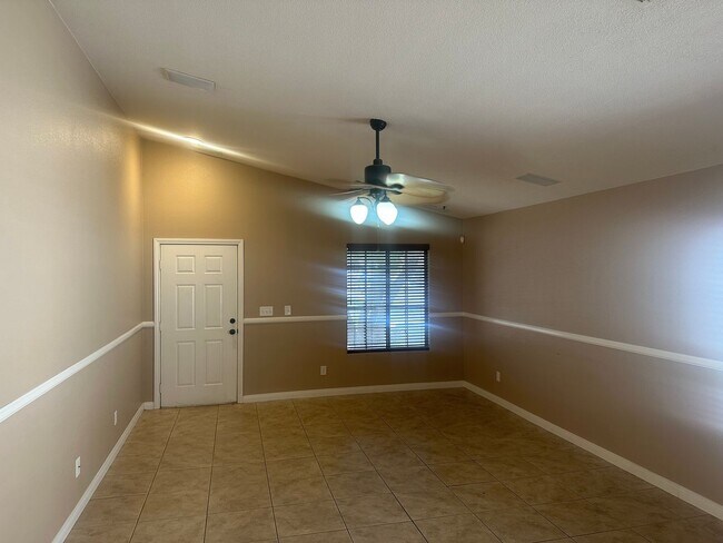 Building Photo - NW!! Single Story Home!! No Carpet!! Pot S...