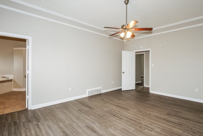 Building Photo - 5363 Autumn Forrest Dr