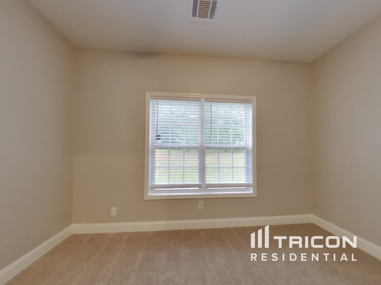 Building Photo - 628 Morgans Trace