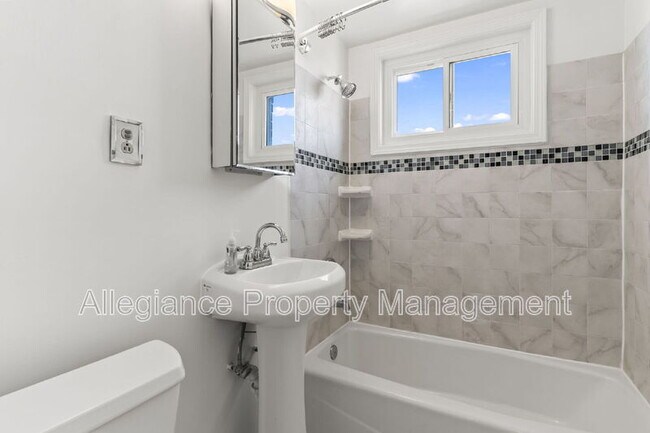 Building Photo - 1830 Columbia Pike