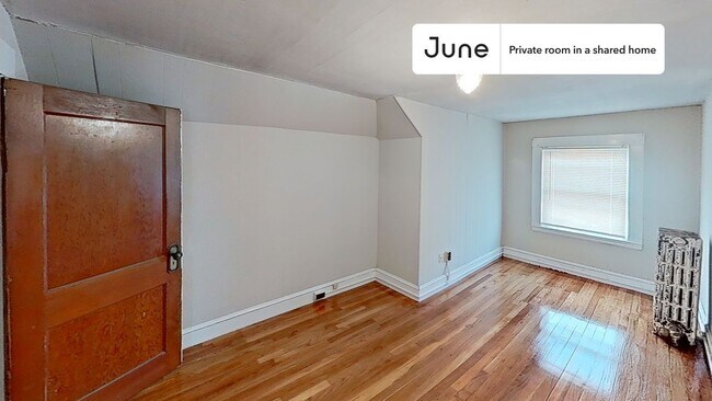 Primary Photo - Private bedroom in 4 bed/1 bath Home