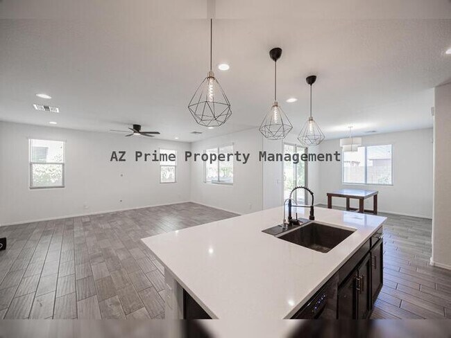 Building Photo - 7914 W Pueblo Ave