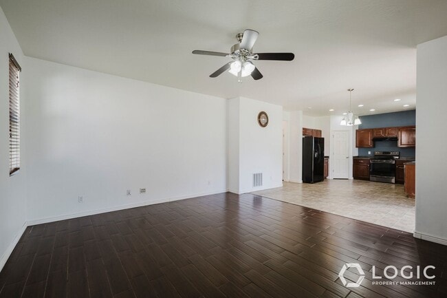 Building Photo - 7673 Decrescendo Dr