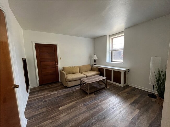 Building Photo - 1601 Hillsdale Ave