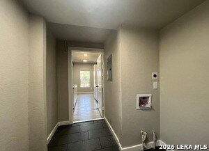 Building Photo - 146 Isabel St