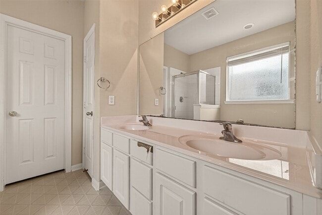 Building Photo - 13915 Maleewan Ln