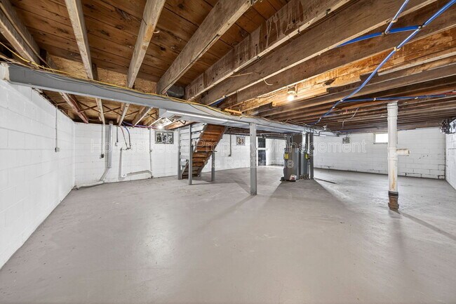 Building Photo - 605 Abston St