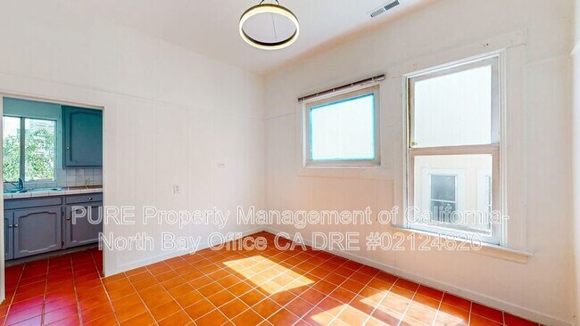 Building Photo - 28 Cunningham Pl