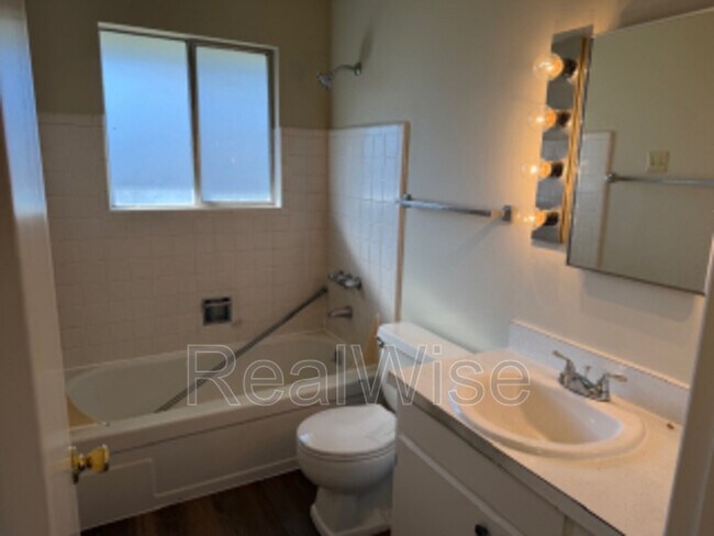 Building Photo - 217 NW 7th St