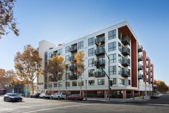 Building Photo - The Taft