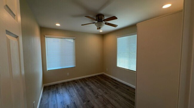 Building Photo - Move in Special! 2 Weeks free!  Home for R...