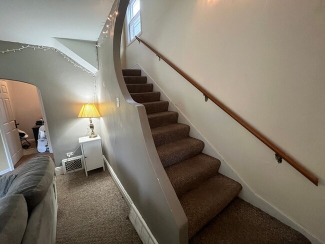 Building Photo - Duluth MN - 4 Bed - 1 Bath - Single Family...