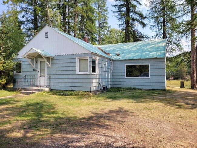 Building Photo - Great 3 bedroom, 2 bath home