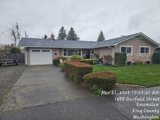 Primary Photo - Enumclaw Ranch Rambler home - Remodeled 3 ...