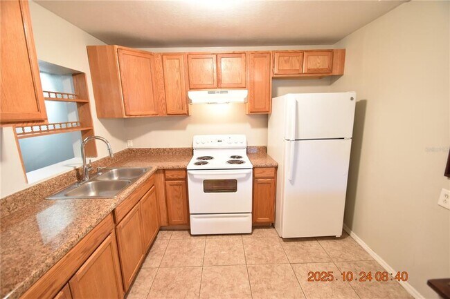 Building Photo - 10011 N 28th St