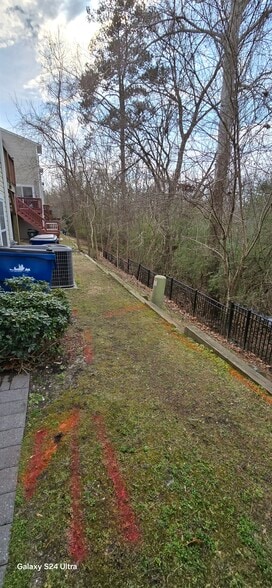 Building Photo - 14423 Hamletville St