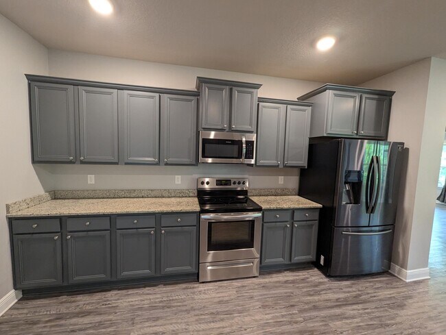 Building Photo - 3565 Pearl Ct