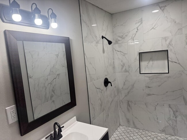 Building Photo - 2919 Panhandle Cir