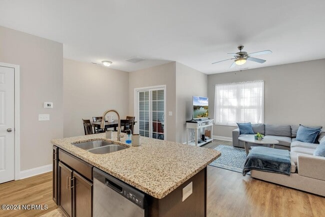 Building Photo - 361 S Stingray Ln