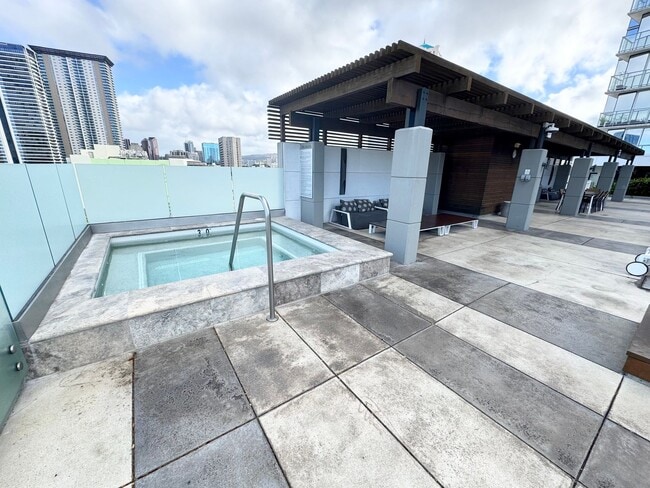 Building Photo - Move in Ready 1-Bedroom at Symphony Honolulu