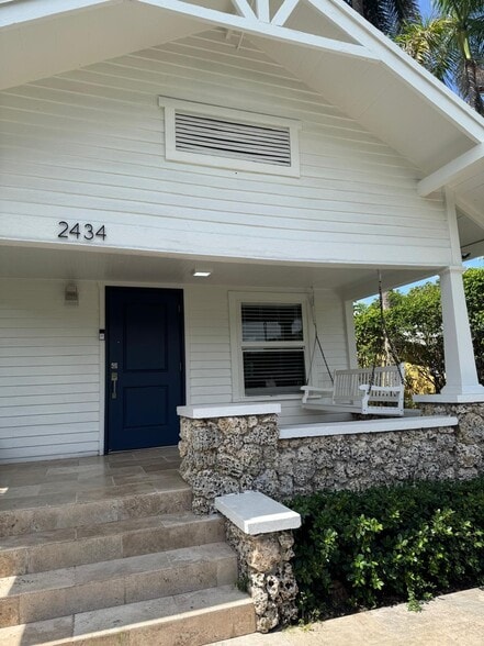 Building Photo - 2434 SW 15th St