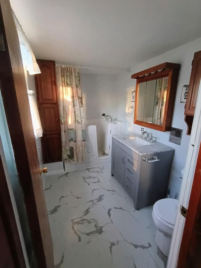 Building Photo - 1311 Parkway Dr