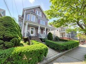 Building Photo - 36 Upham St