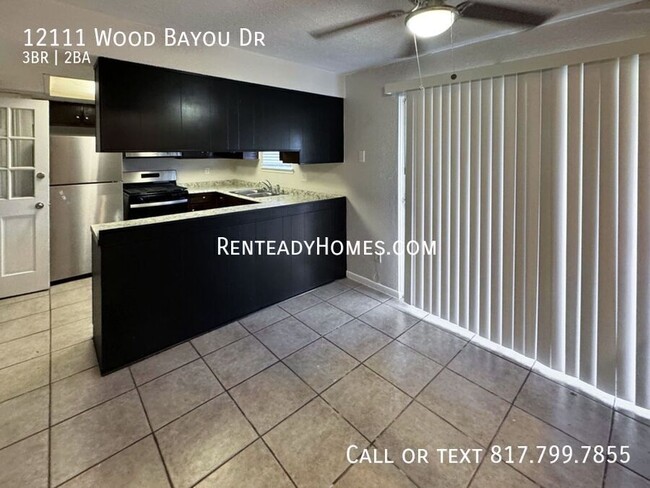 Building Photo - 12111 Wood Bayou Dr