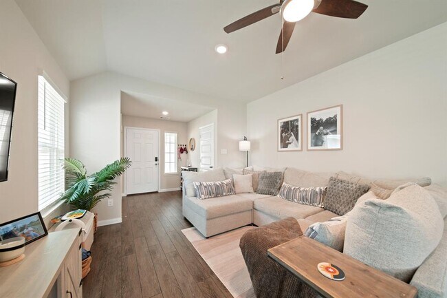 Building Photo - 5407 Briana Dee Dr