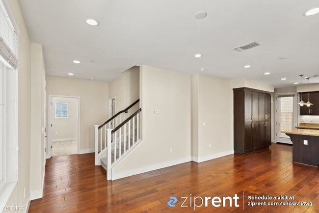 Building Photo - 4 br, 3 bath House - 8533 Preserve Ave, Ne...