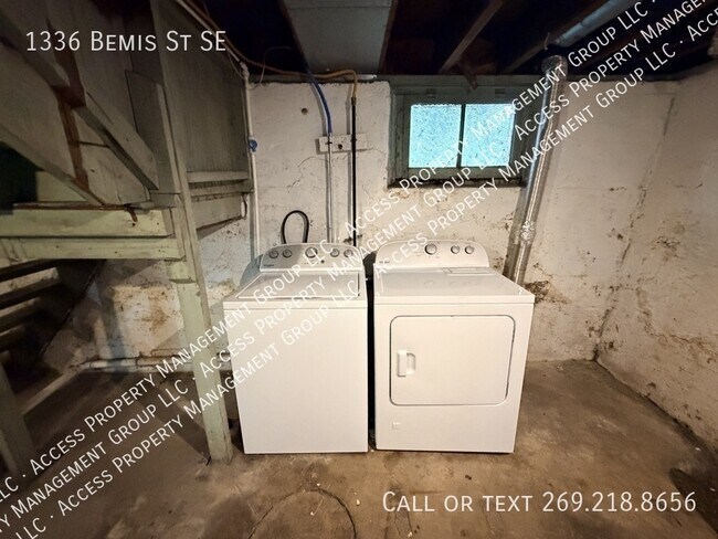 Building Photo - 1336 Bemis St SE