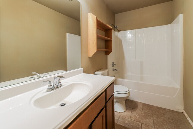 Building Photo - Check out this Wonderful Home!